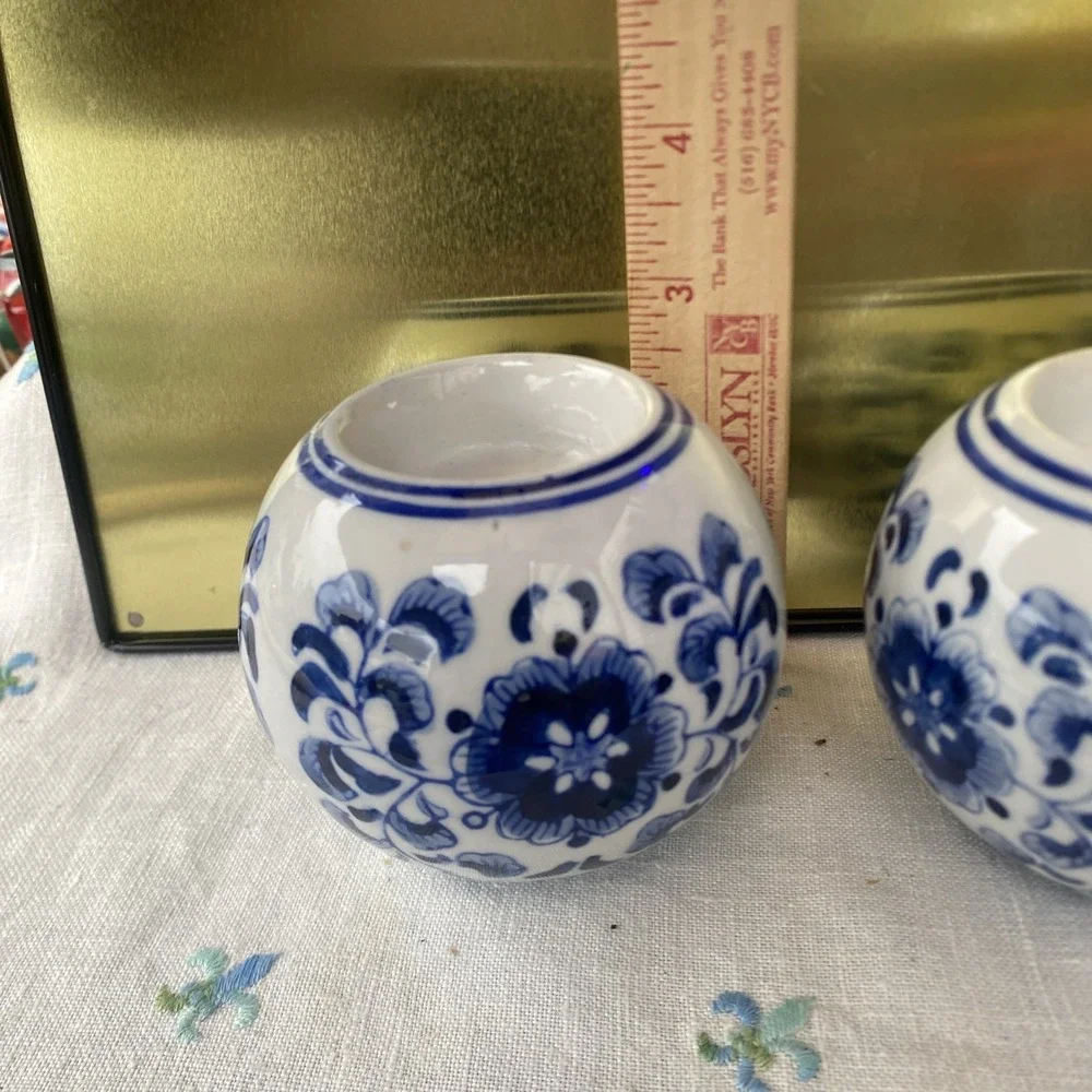VTG Pair Of Round Blue and White Floral Porcelain Chinoiserie Tea‎ Light Holder